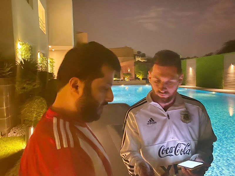 تركي آل الشيخ يستقبل النجم ميسي